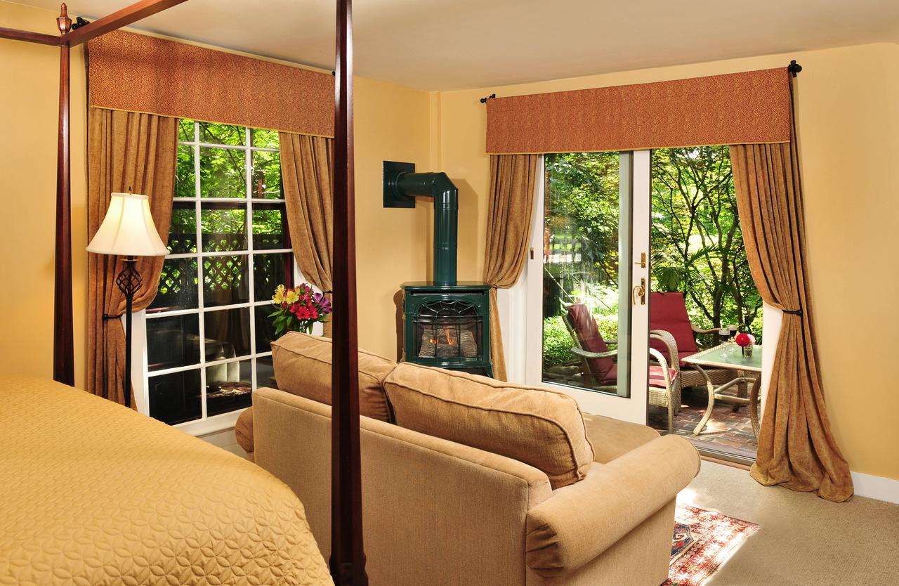 1795 Acorn Inn Bed And Breakfast Canandaigua Ngoại thất bức ảnh